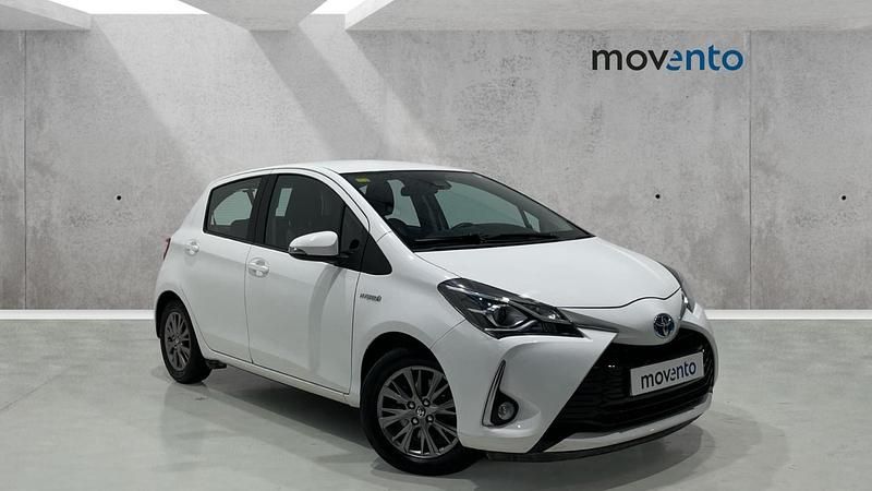 Blanco Usado 2020 Toyota Yaris Hybrid Active Berlina | 16.490 € (Buen precio) - Imagen 1/4