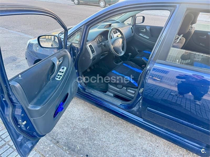 Usado Suzuki Liana 90 CV (66 kW) 2005 Azul Berlina
