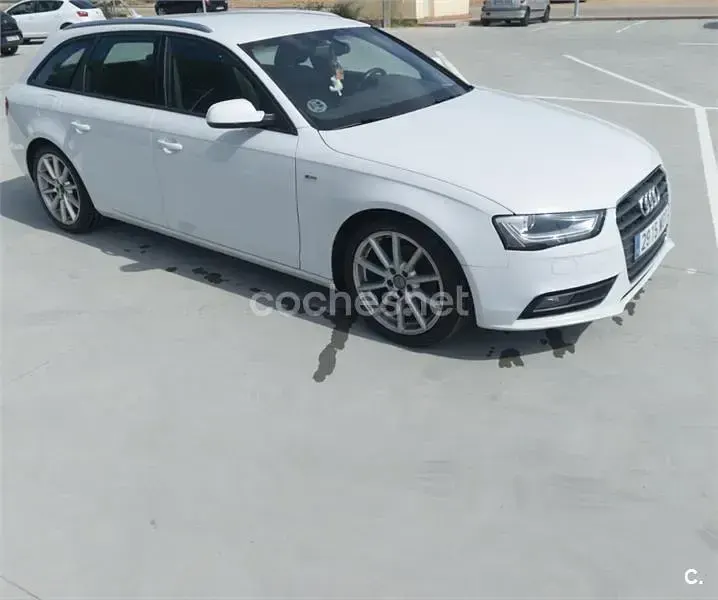 Usado Audi A4 S-Line 177 CV (130 kW) 2015 Blanco Familiar