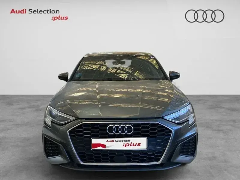 Usado Audi A3 150 CV (110 kW) 2024 Gris / plata Berlina