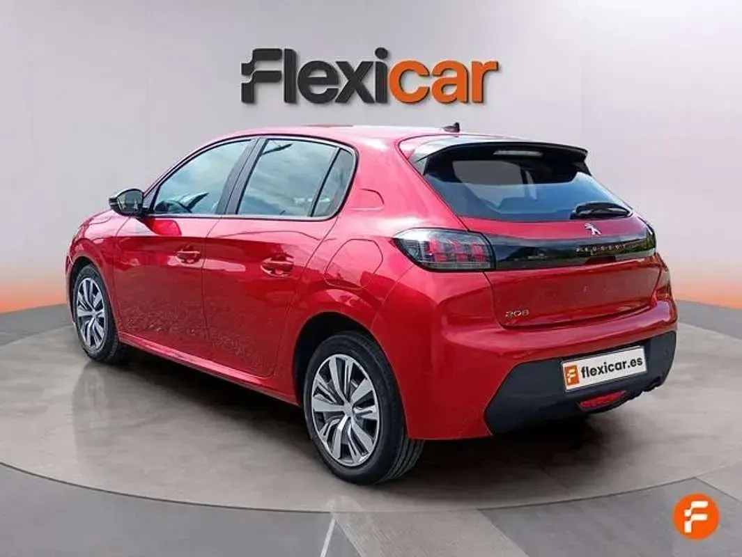 Usado Peugeot 208 Active 101 CV (74 kW) 2023 Rojo Utilitario