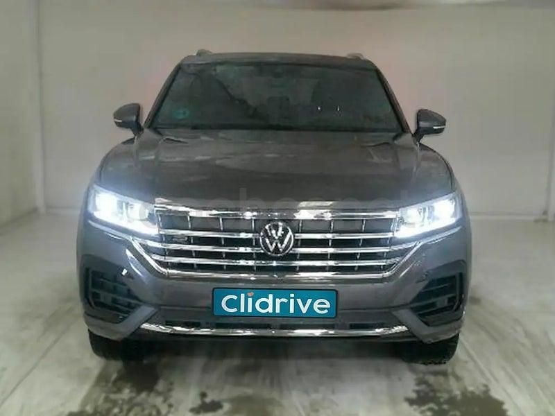 Usado VW Touareg 231 CV (169 kW) 2022 Gris / plata SUV