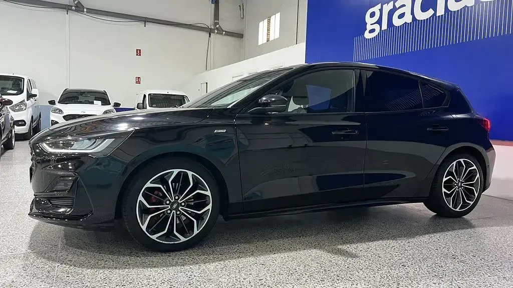 Usado Ford Focus ST-Line X 125 CV (91 kW) 2023 Negro agate (metalizado) Berlina
