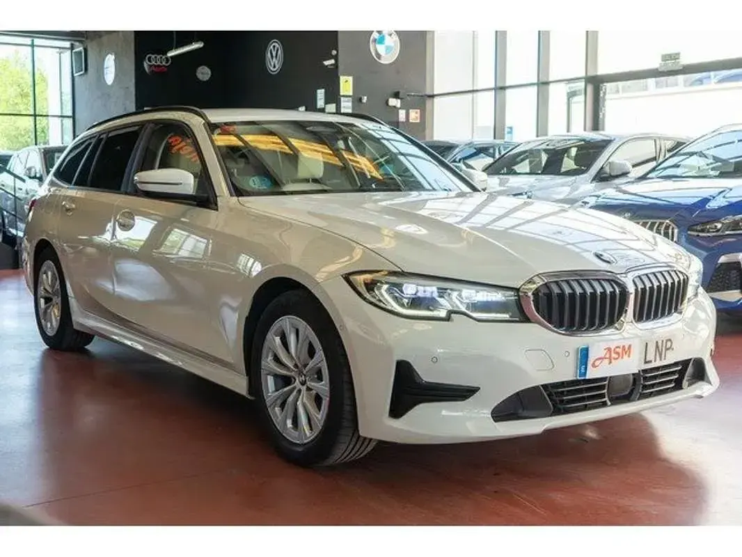 Usado BMW 320 Sport Line 190 CV (139 kW) 2021 Blanco Familiar
