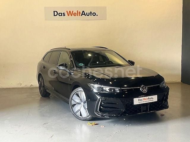 Negro Usado 2024 VW Passat R-line Familiar | 43.800 € - Imagen 1/4