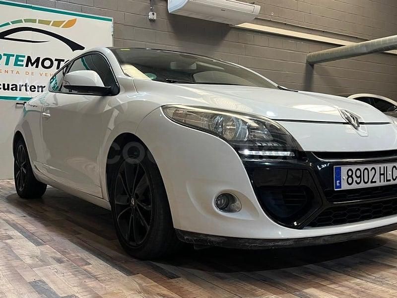 Usado Renault Mégane Dynamique 115 CV (84 kW) 2012 Blanco Berlina