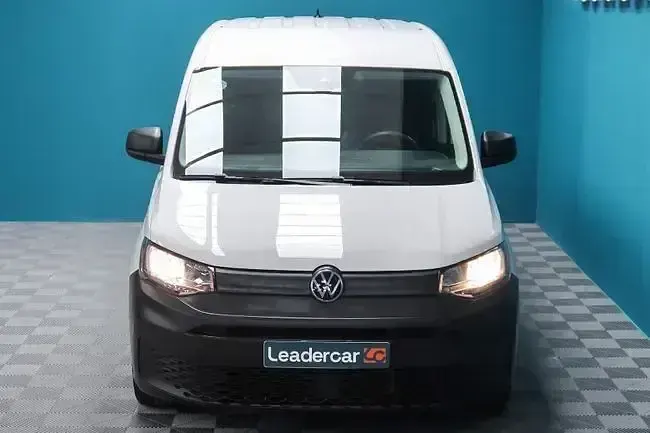 Käytetty VW Caddy 110 HP (80 kW) 2021 Valkoinen Tila-auto