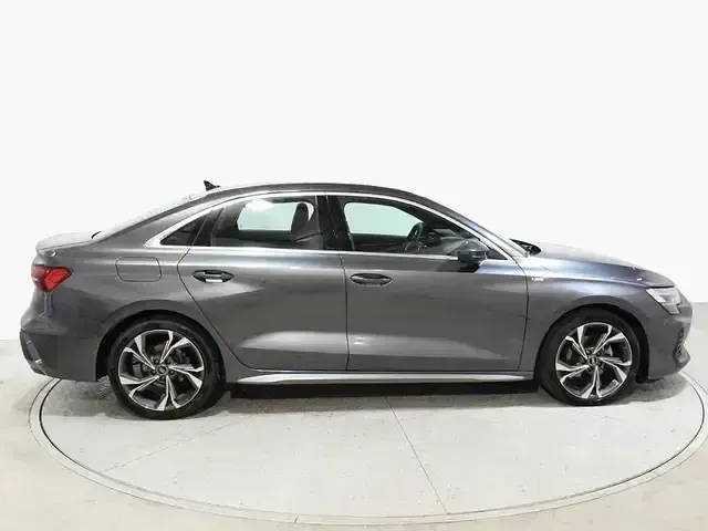 Usado Audi A3 S-Line 150 CV (110 kW) 2025 Gris Berlina