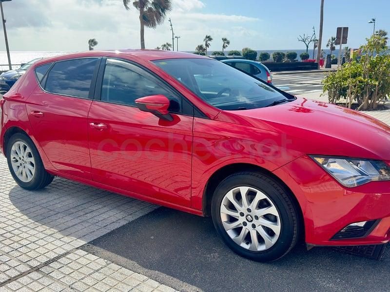 Usado Seat Leon Style 110 CV (80 kW) 2016 Rojo Berlina