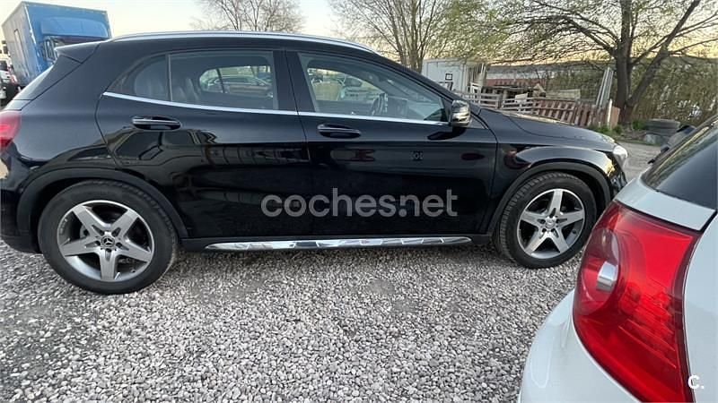 Usado Mercedes GLA200 136 CV (100 kW) 2017 Negro SUV