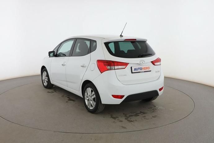 Usado Hyundai ix20 125 CV (91 kW) 2015 Blanco Utilitario