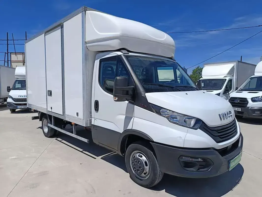 Usado Iveco Daily 156 CV (114 kW) 2022 Blanco Van