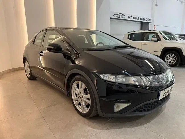 Usado Honda Civic Comfort 140 CV (102 kW) 2010 Negro Berlina