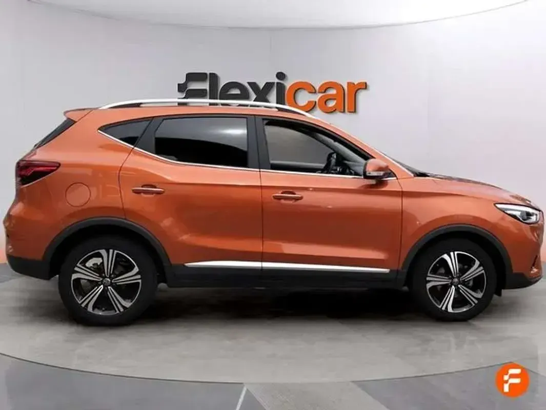 Usado MG ZS Comfort 106 CV (77 kW) 2023 Naranja SUV