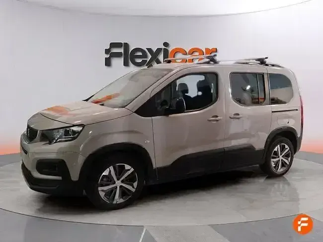 Begagnad Peugeot Rifter Allure 130 HK (95 kW) 2019 Vit Minibuss