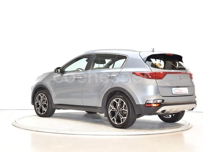 Usado Kia Sportage GT-Line 136 CV (100 kW) 2021 Gris / plata SUV
