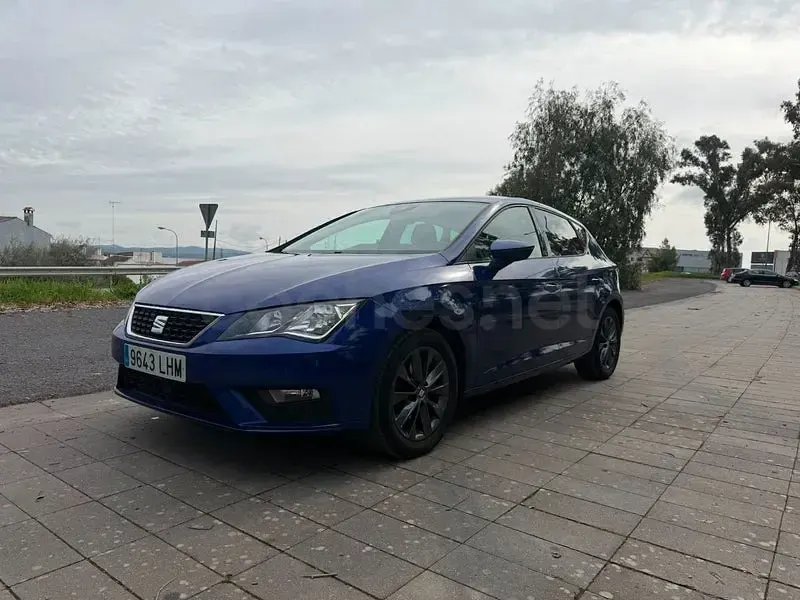 Usado Seat Leon Style 130 CV (95 kW) 2020 Azul Berlina