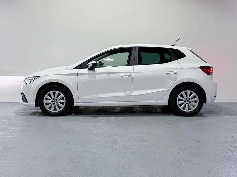 Usado Seat Ibiza Style Plus 110 CV (80 kW) 2022 Blanco Berlina