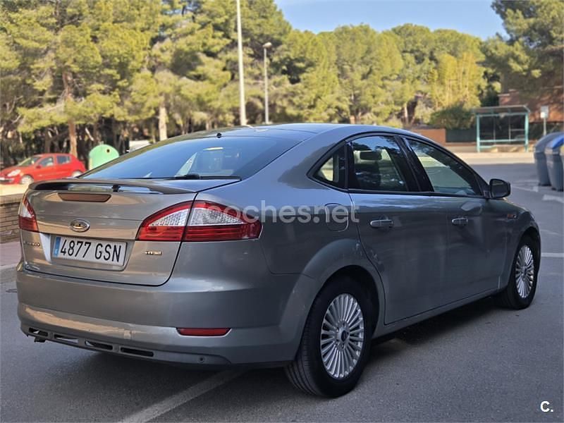 Usado Ford Mondeo 125 CV (91 kW) 2009 Gris / plata Berlina