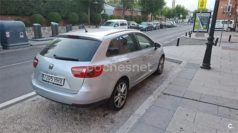 Usado Seat Ibiza ST Copa 105 CV (77 kW) 2012 Gris / plata Familiar