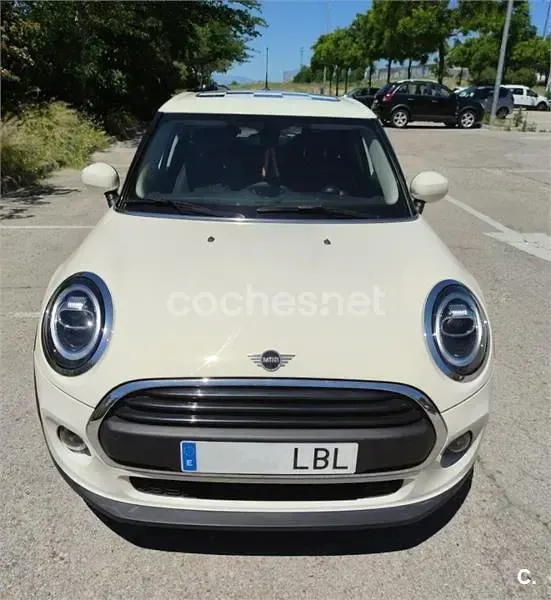 Usado Mini ONE 102 CV (75 kW) 2019 Beige Utilitario