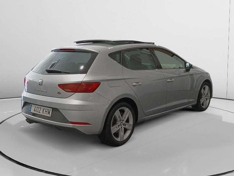 Usado Seat Leon FR 126 CV (92 kW) 2018 Gris Utilitario