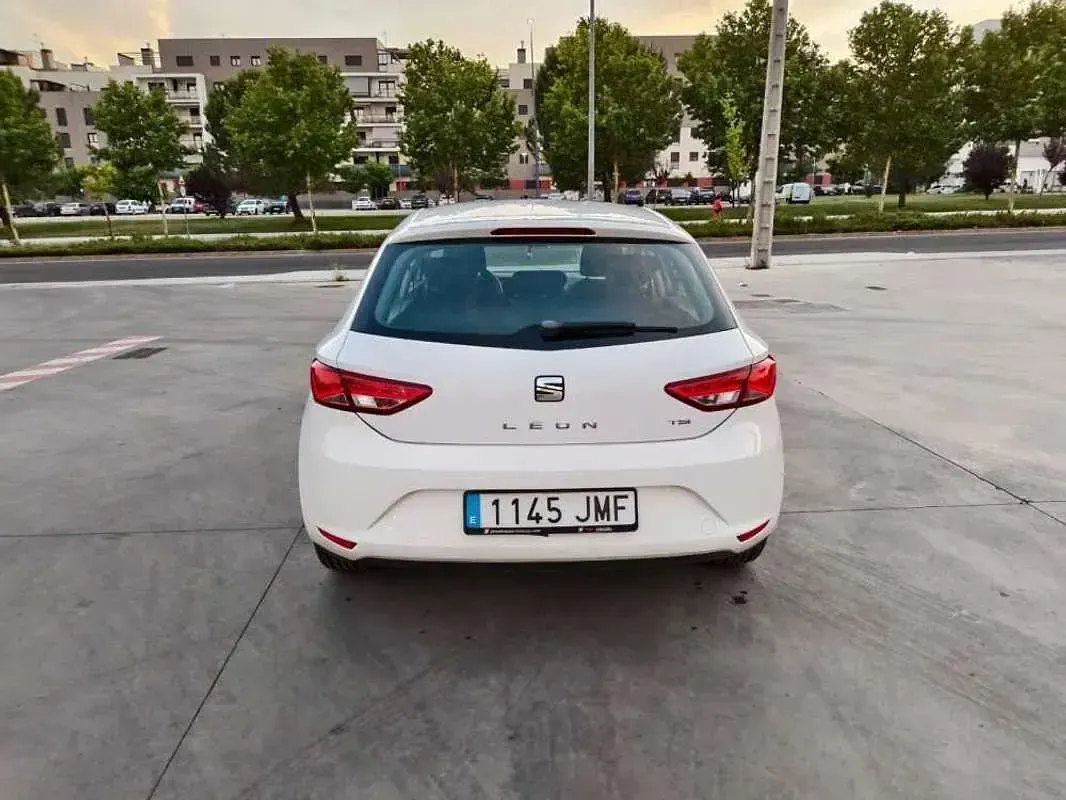 Usado Seat Leon ST Reference 110 CV (80 kW) 2016 Blanco Familiar