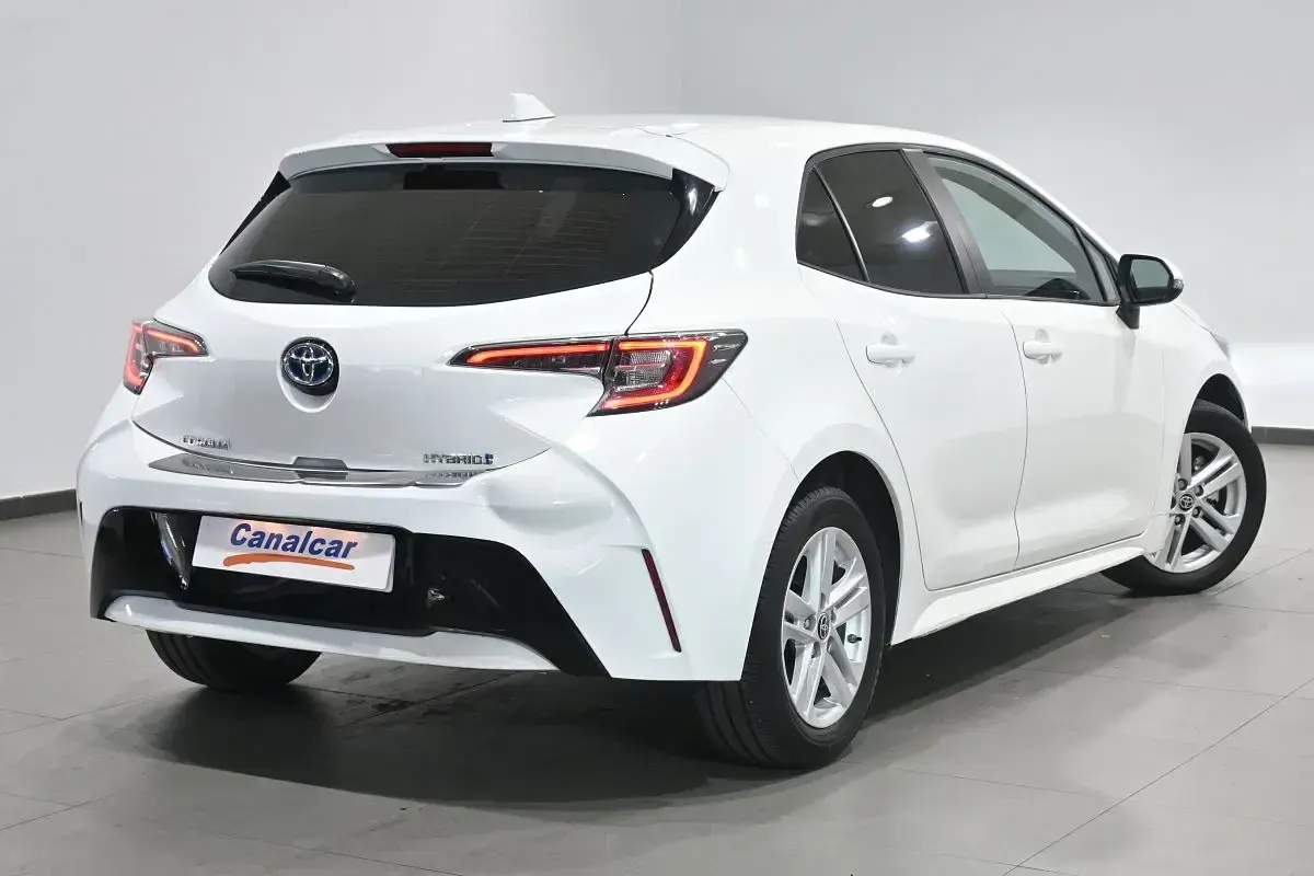 Usado Toyota Corolla Active 140 CV (102 kW) 2023 Blanco Utilitario