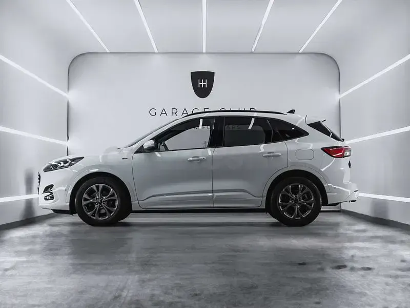 Usado Ford Kuga ST-Line X 150 CV (110 kW) 2020 Blanco SUV