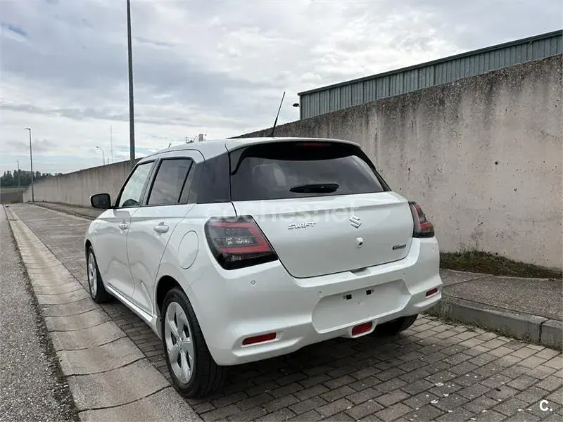 Nuevo Suzuki Swift 83 CV (61 kW) 2026 Blanco Utilitario