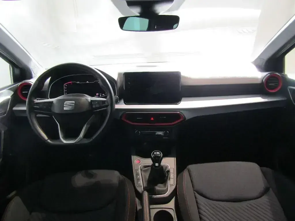 Usado Seat Ibiza FR 116 CV (85 kW) 2025 Gris Utilitario