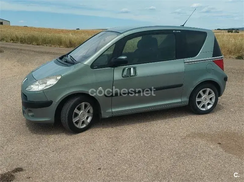 Usado Peugeot 1007 75 CV (55 kW) 2005 Azul Monovolumen