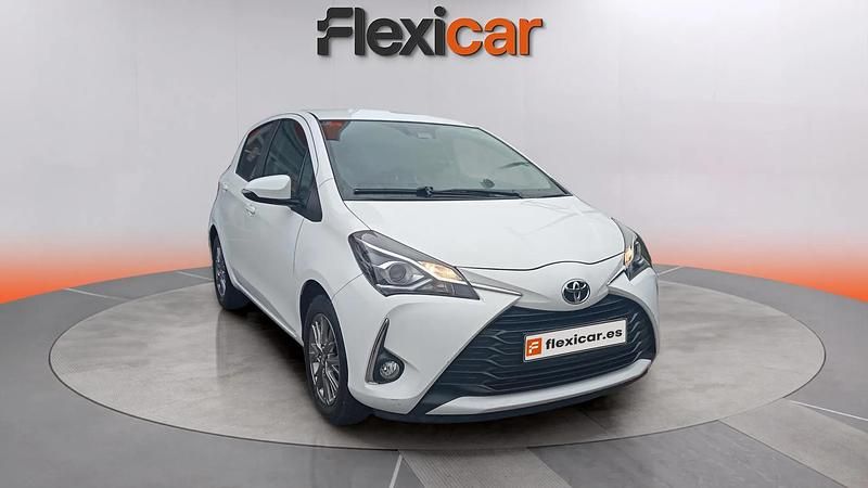 Usado Toyota Yaris Active 111 CV (81 kW) 2019 Blanco Utilitario