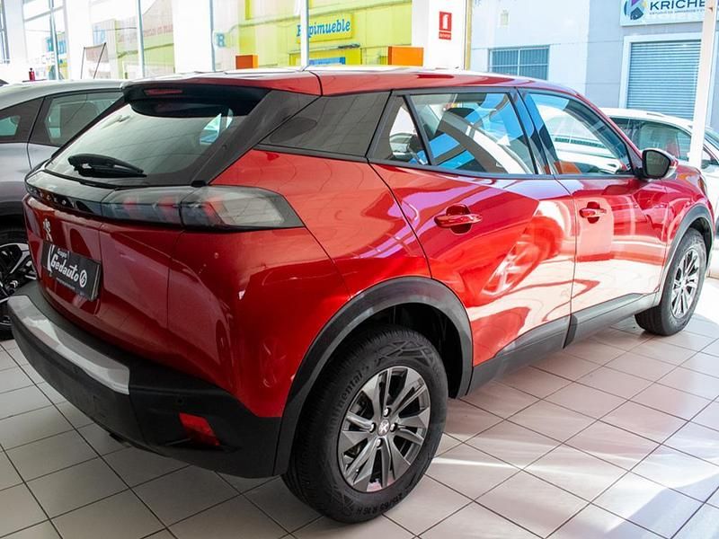 Usado Peugeot 2008 Active 100 CV (73 kW) 2021 Rojo SUV