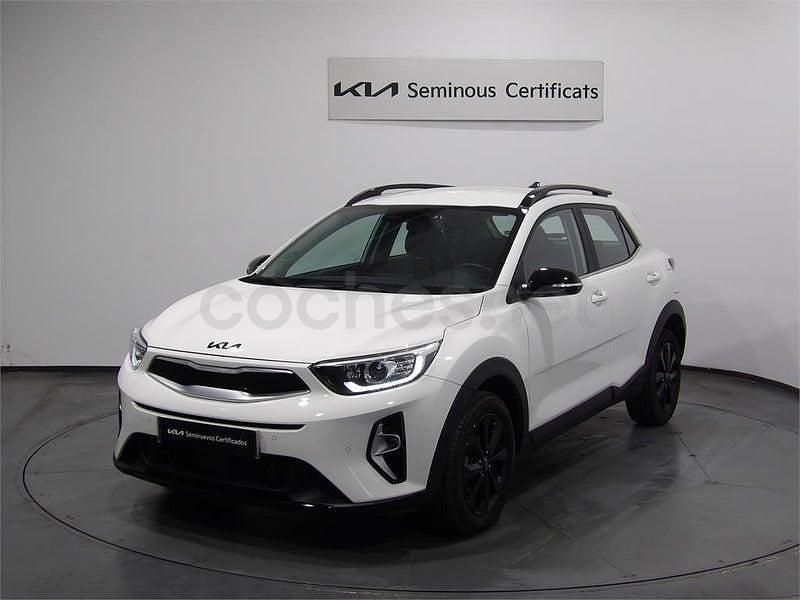 Usado Kia Stonic 100 CV (73 kW) 2024 Blanco SUV
