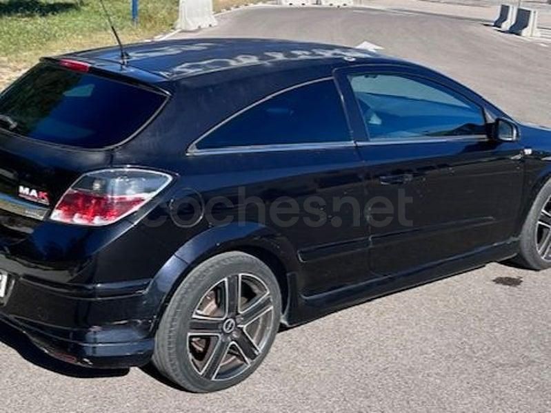 Usado Opel Astra GTC Sport 115 CV (84 kW) 2009 Negro Berlina