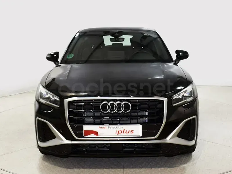 Usado Audi Q2 Ambiente 150 CV (110 kW) 2025 Negro SUV