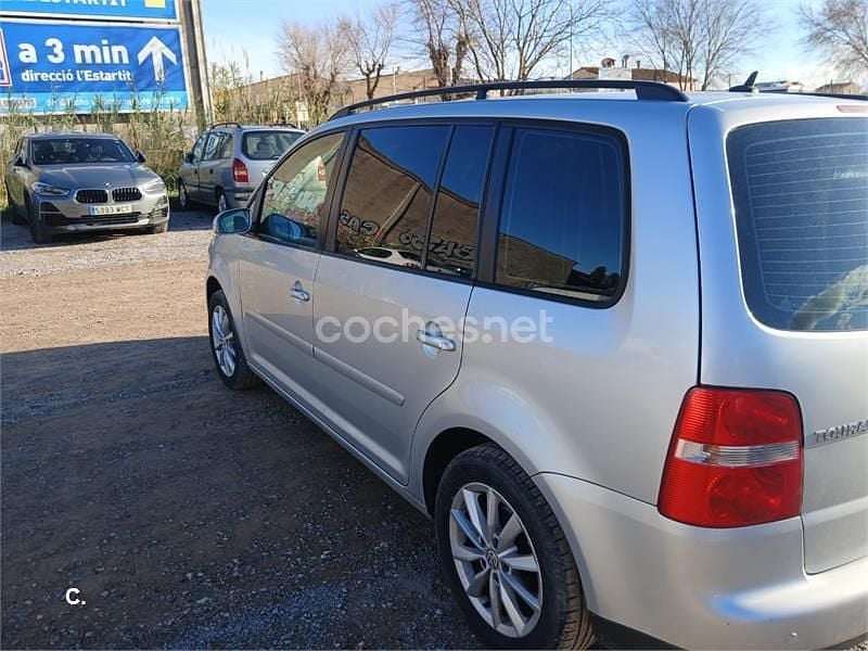 Gris / plata Usado 2006 VW Touran Advance Monovolumen | 4600 € (Precio justo) - Imagen 1/4