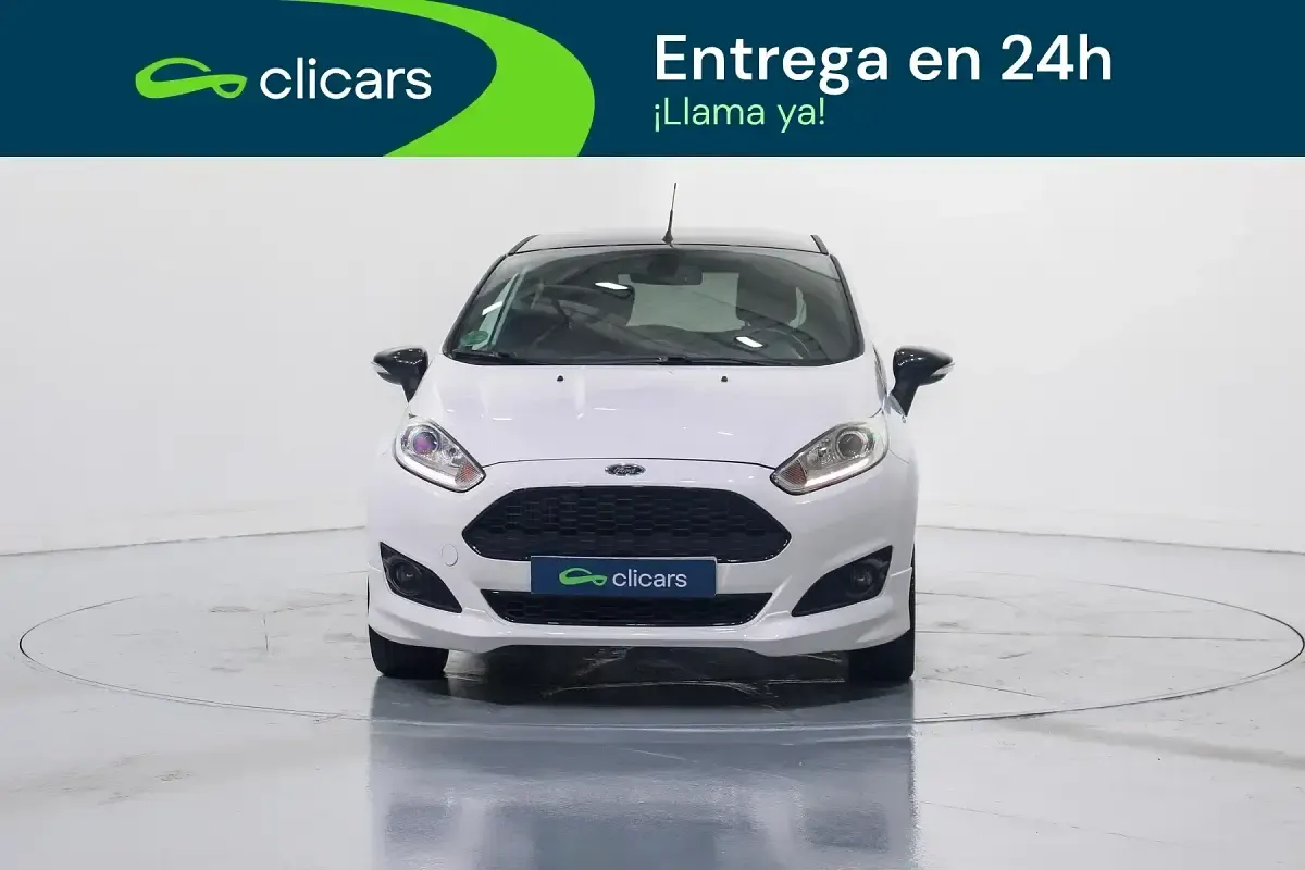 Usado Ford Fiesta 100 CV (73 kW) 2017 Blanco Utilitario