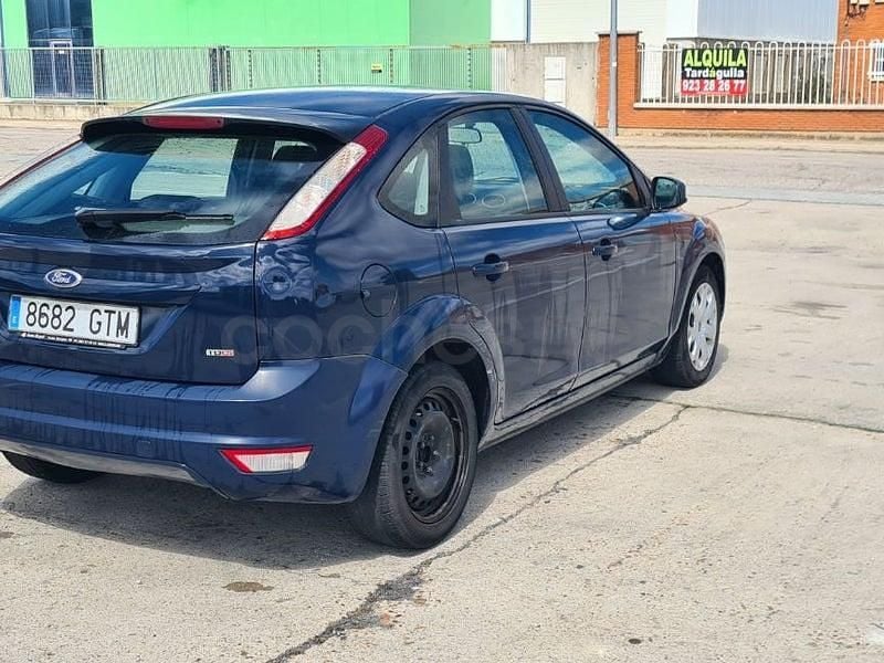 Usado Ford Focus Titanium 109 CV (80 kW) 2010 Azul Berlina