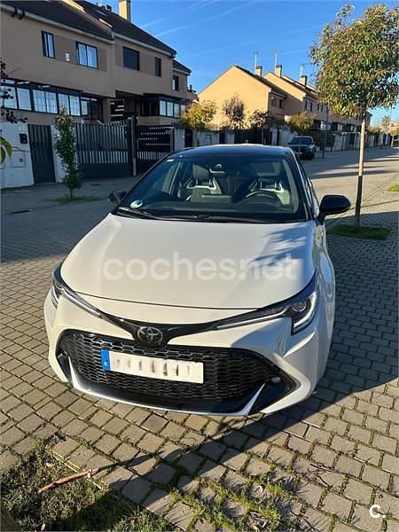 Usado Toyota Corolla 180 CV (132 kW) 2021 Gris / plata Berlina
