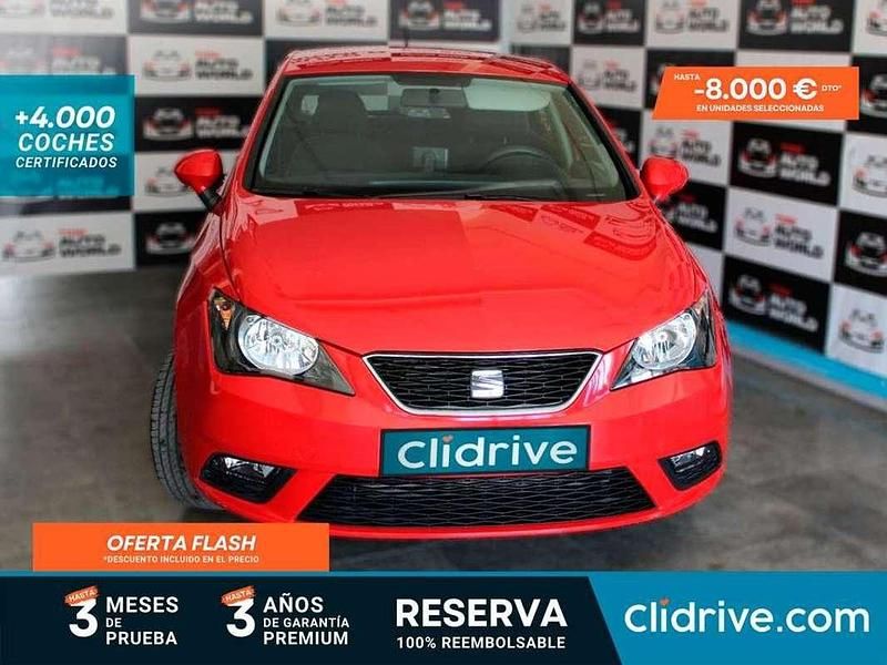 Usado Seat Ibiza Reference 90 CV (66 kW) 2015 Rojo Utilitario