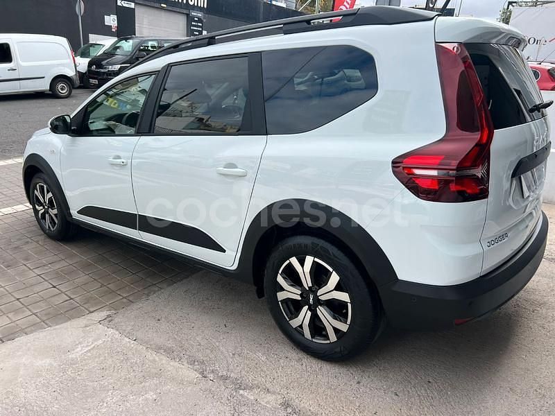 Usado Dacia Jogger Expression 110 CV (80 kW) 2023 Blanco Monovolumen