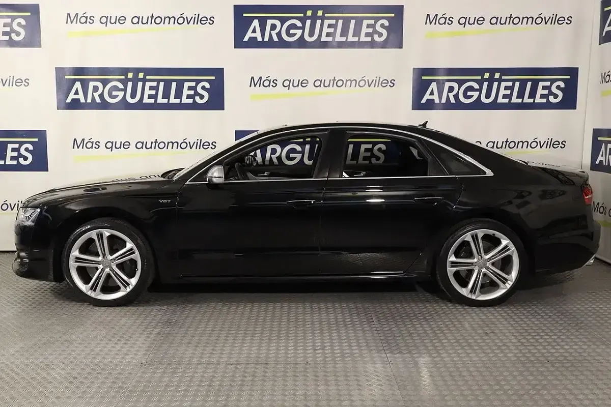 Usado Audi A8 Advanced 520 CV (382 kW) 2015 Negro Berlina