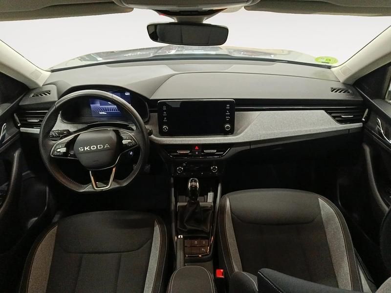 Nuevo Skoda Kamiq Selection 115 CV (84 kW) 2025 Gris/plata SUV