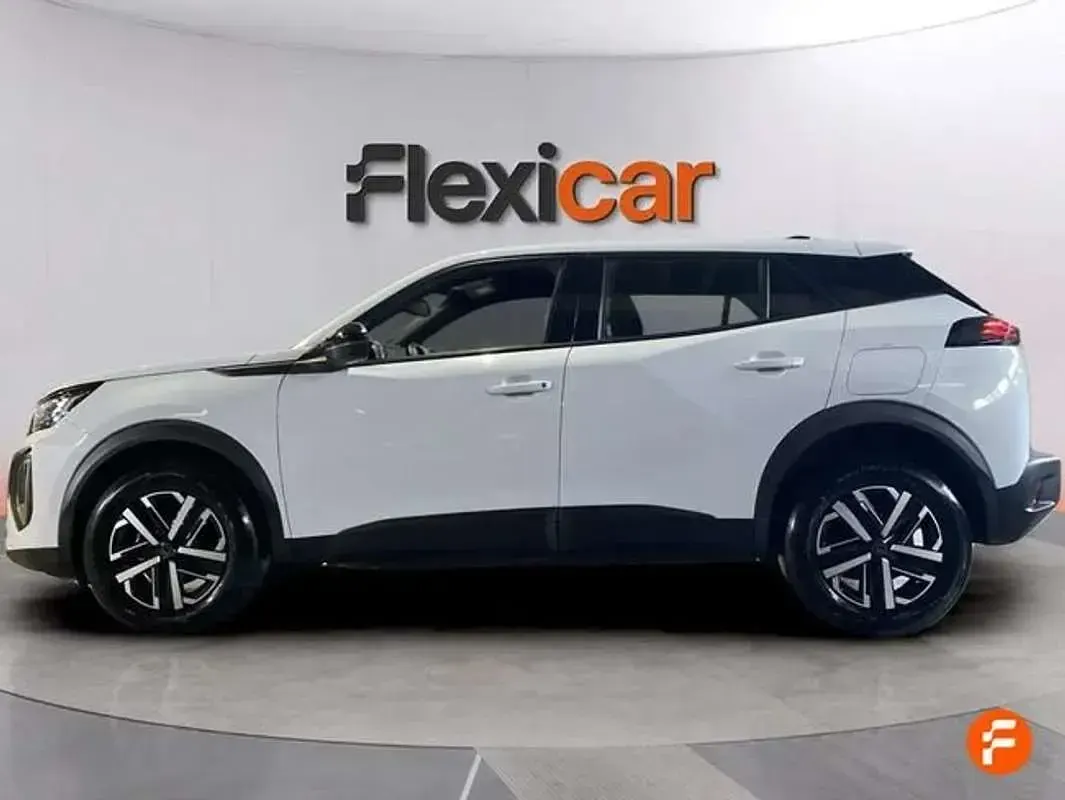Usado Peugeot 2008 Active 101 CV (74 kW) 2023 Blanco SUV
