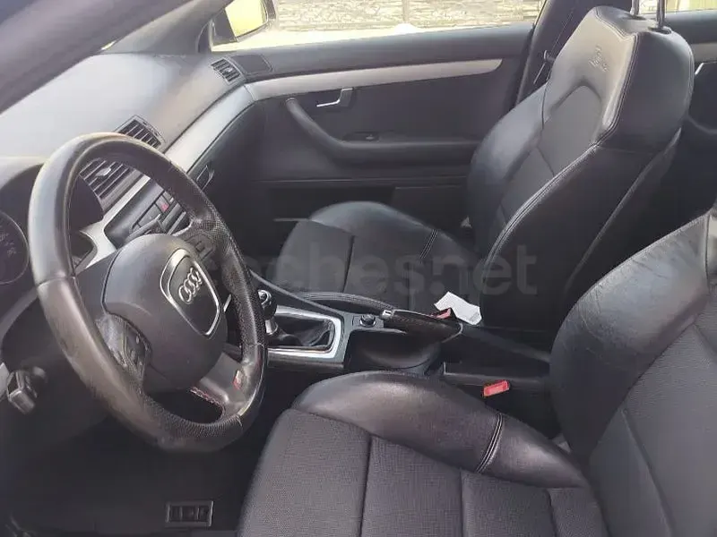 Usado Audi A4 140 CV (102 kW) 2009 Negro Berlina