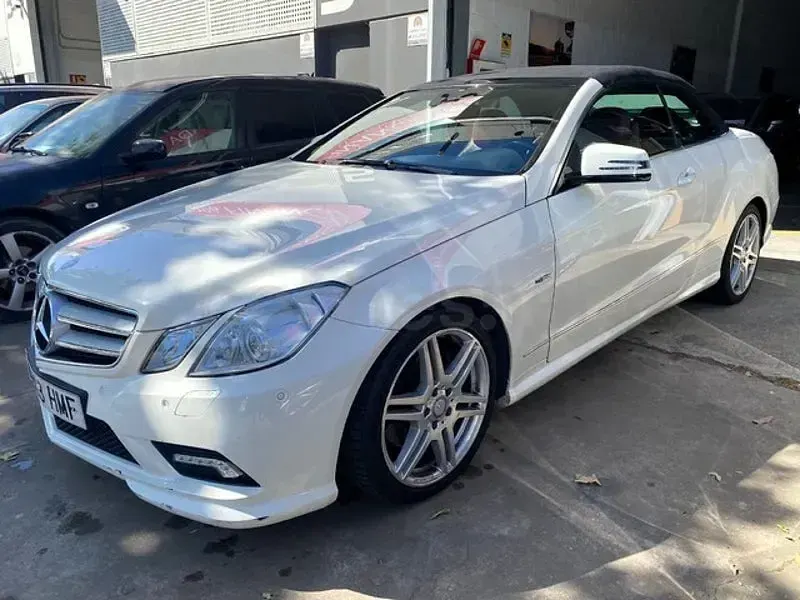 Usado Mercedes E220 Avantgarde 170 CV (125 kW) 2012 Blanco Descapotable