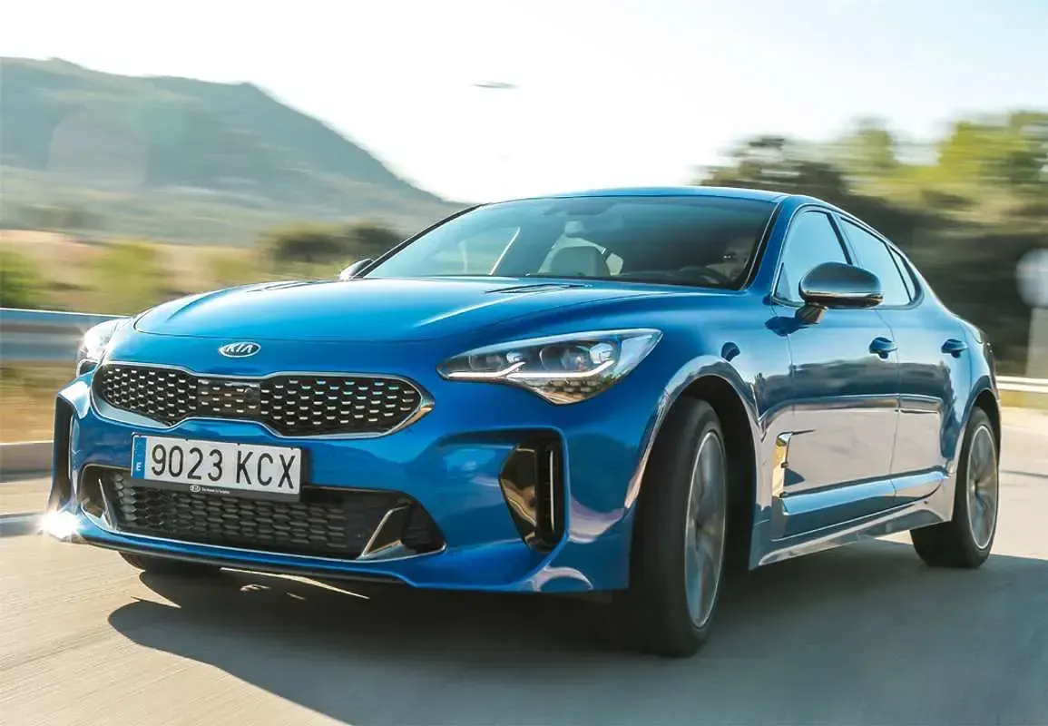 Usado Kia Stinger GT-Line 200 CV (147 kW) 2017 Negro Utilitario