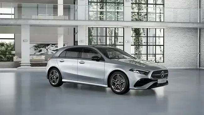 Novo Mercedes A180 136 HP (100 kW) 2025 Cinzento